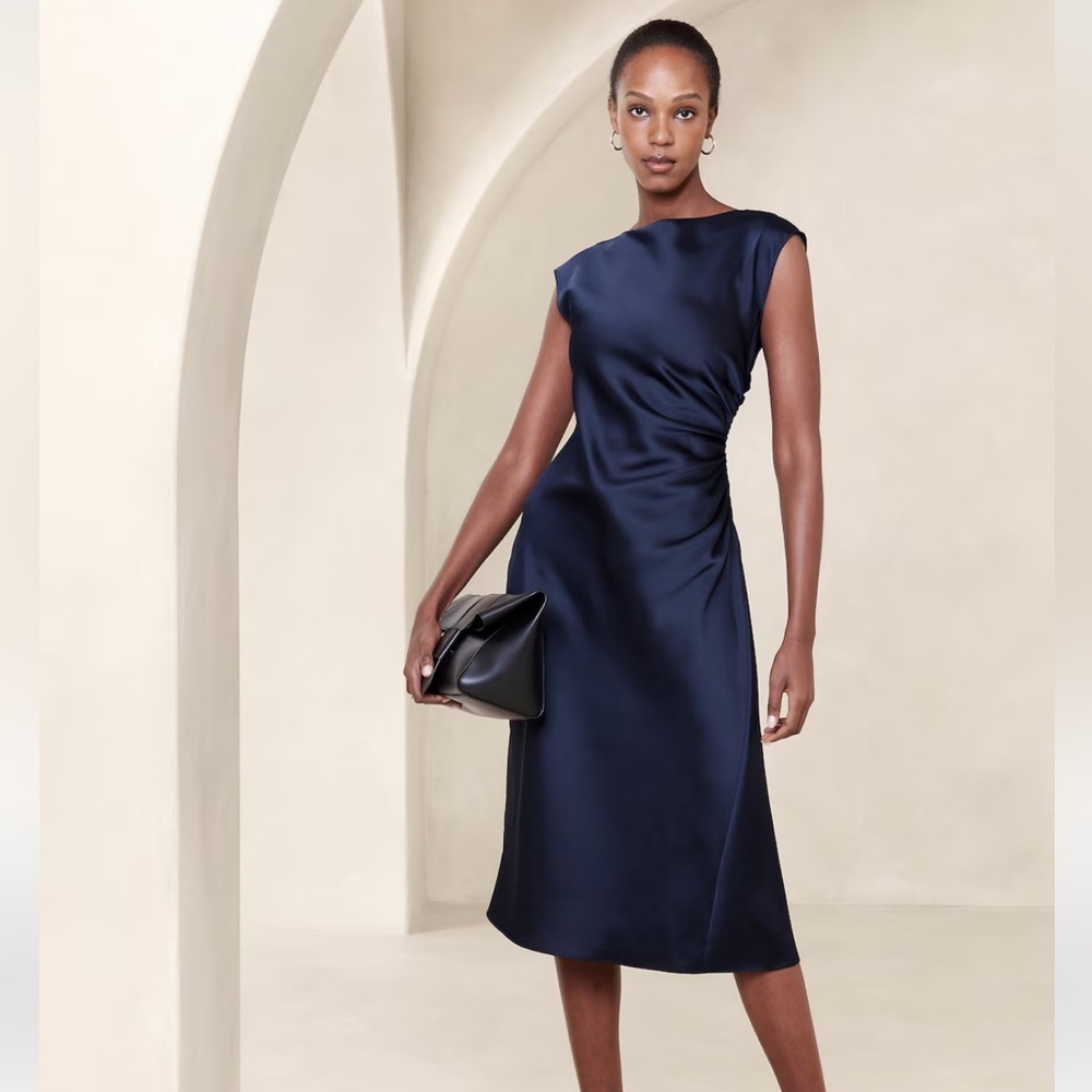 SHIRRED-SIDE SATIN MIDI DRESS Banana NWT